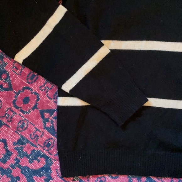 Volcom sweater - Picture 4 of 4